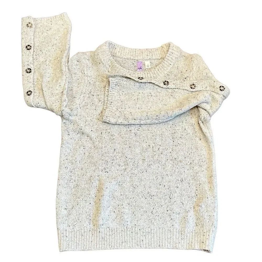 NWT Francesca’s Alya Heather Oat Crew Neck Sweater Button Sleeves Small